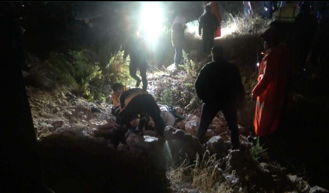 Hortum işçi konteynerlerini parçaladı! 4 ölü, 1 yaralı var 12